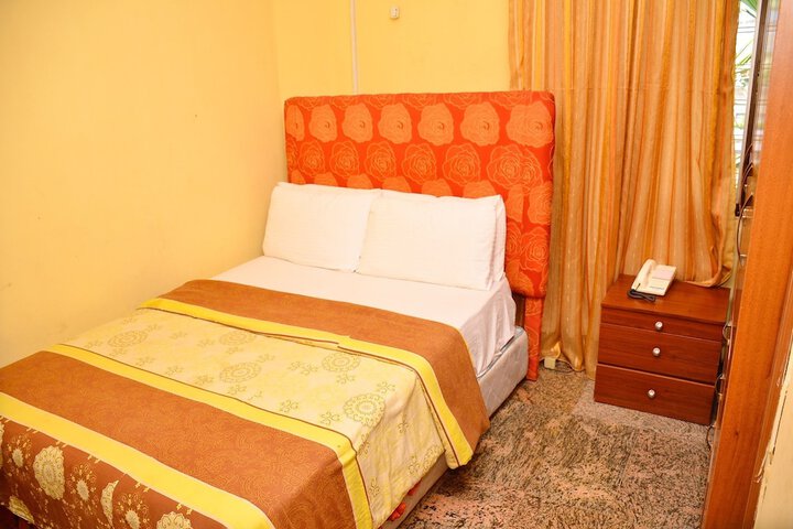 Room 19 of 94