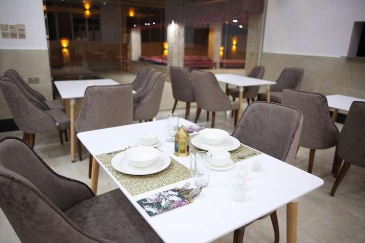 Dining 55 of 69