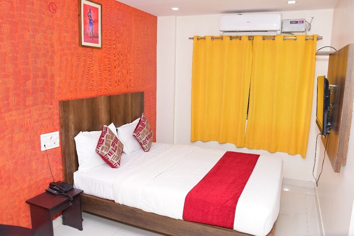 Room 3 of 42