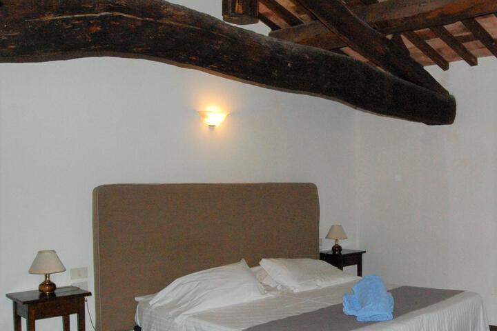 Room 9 of 15