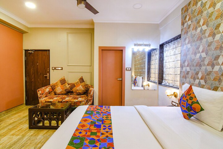 Room 28 of 34