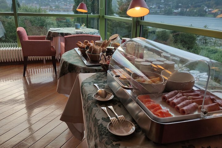 Breakfast/Coffee Service 68 of 91