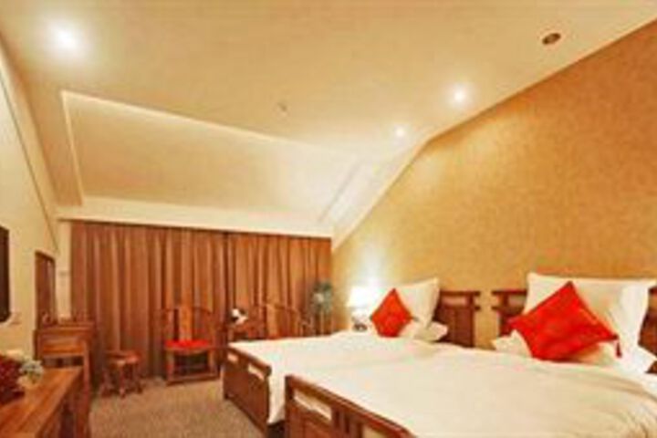 Room 4 of 18