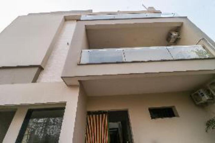 OYO 67188 K9 Regency