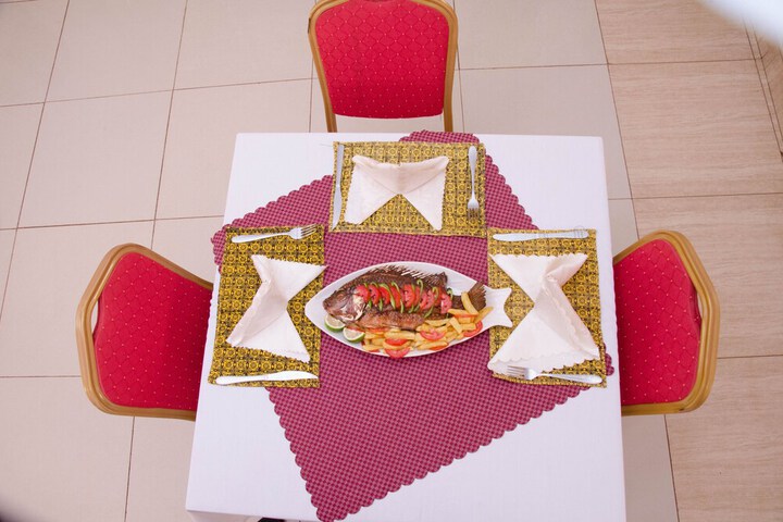 Dining 43 of 64