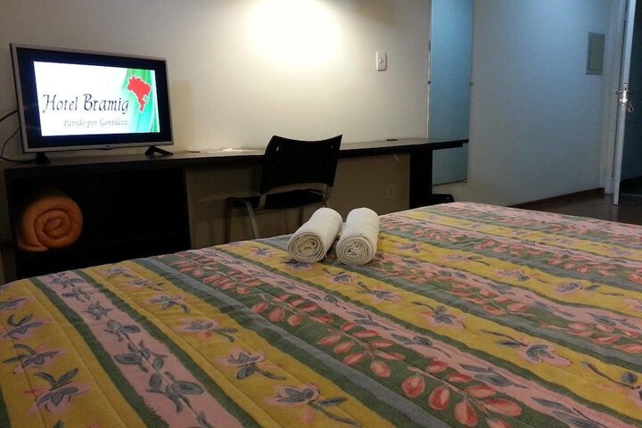 Room 5 of 32