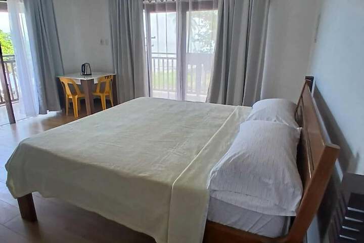 Room 8 of 68