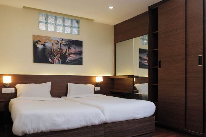 Room 10 of 29
