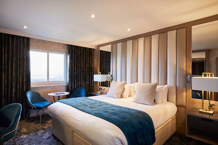 Room 12 of 70