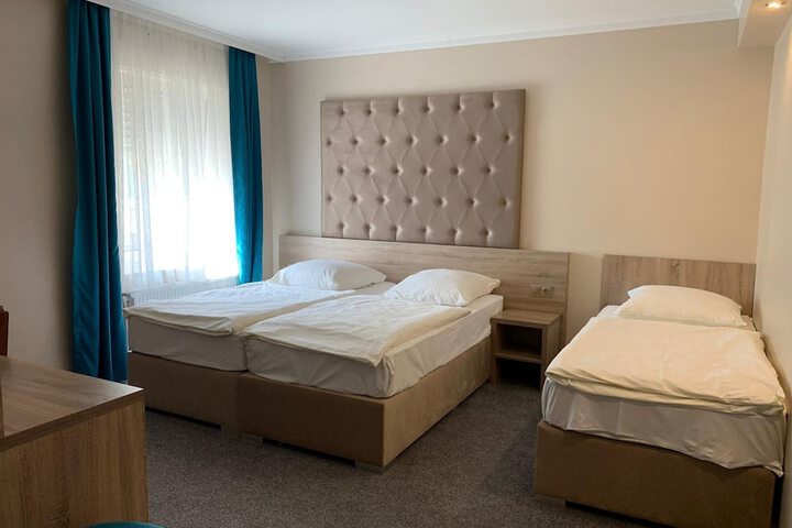 Room 4 of 41