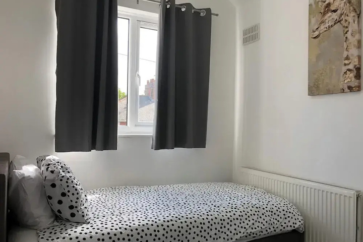 Room 4 of 19