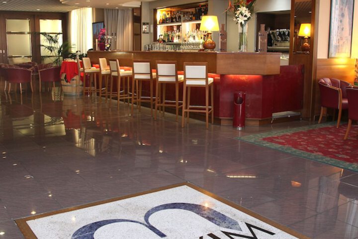 Hotel 2 of 130