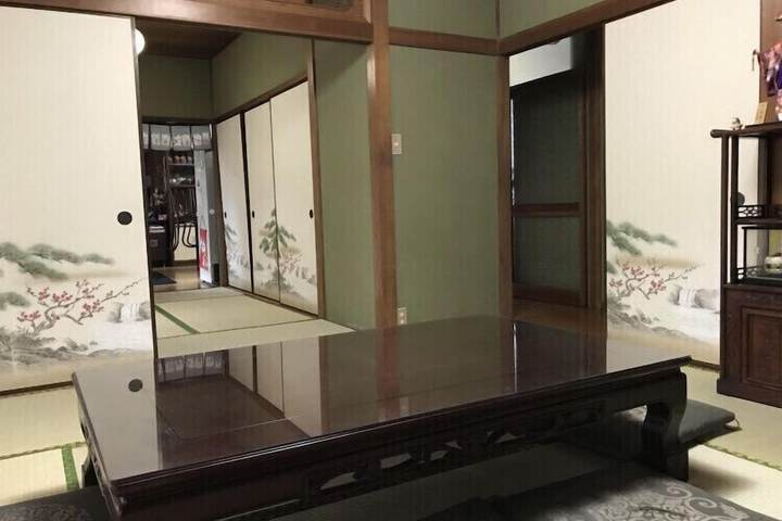 Room 8 of 35