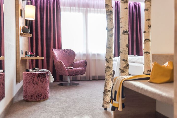 Room 34 of 103