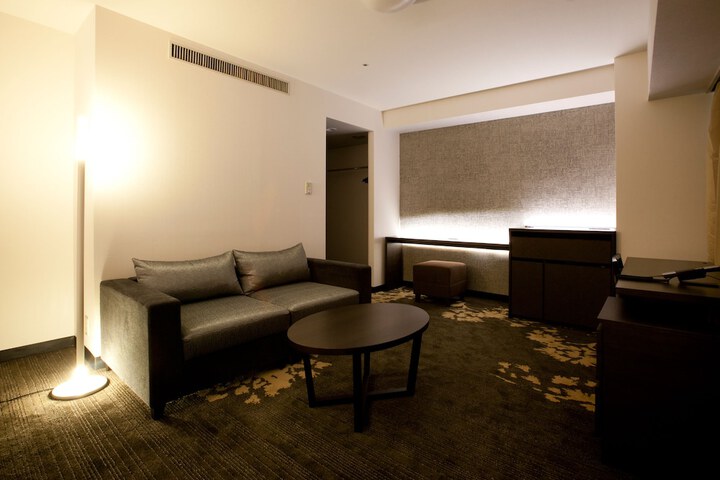 Room 9 of 64