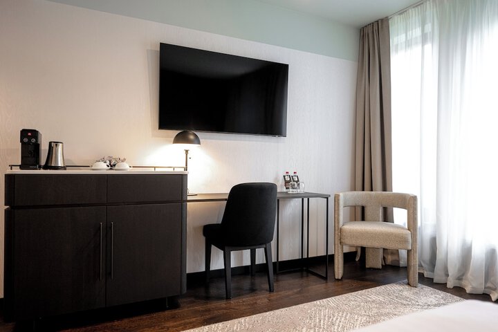 Room 26 of 246