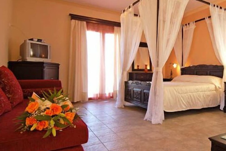 Room 2 of 42