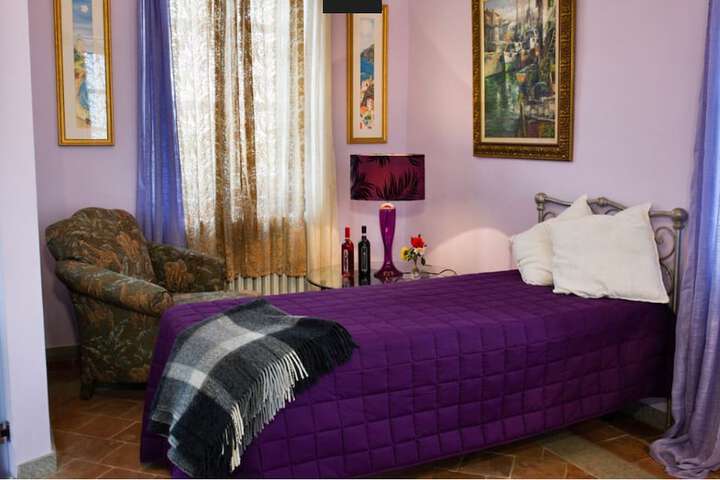 Room 8 of 30