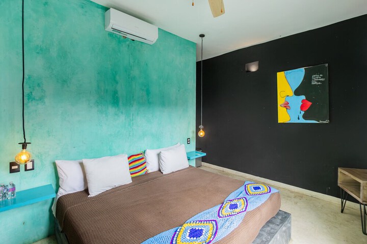 Room 14 of 28