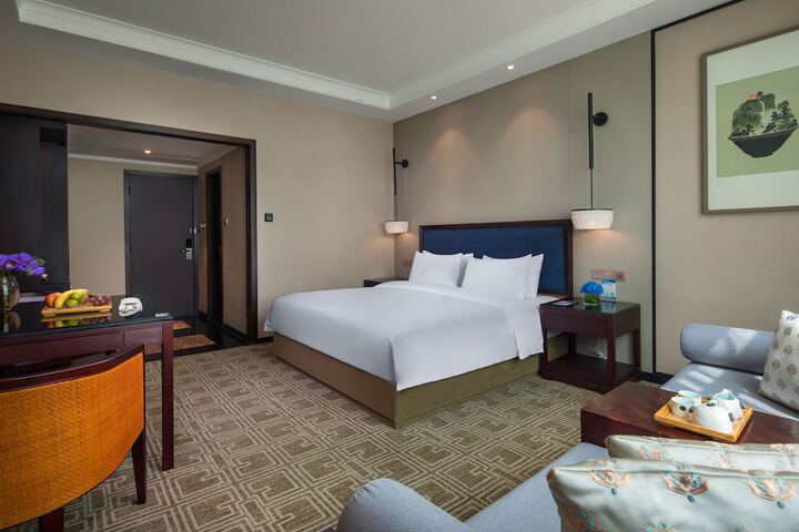 Room 22 of 37