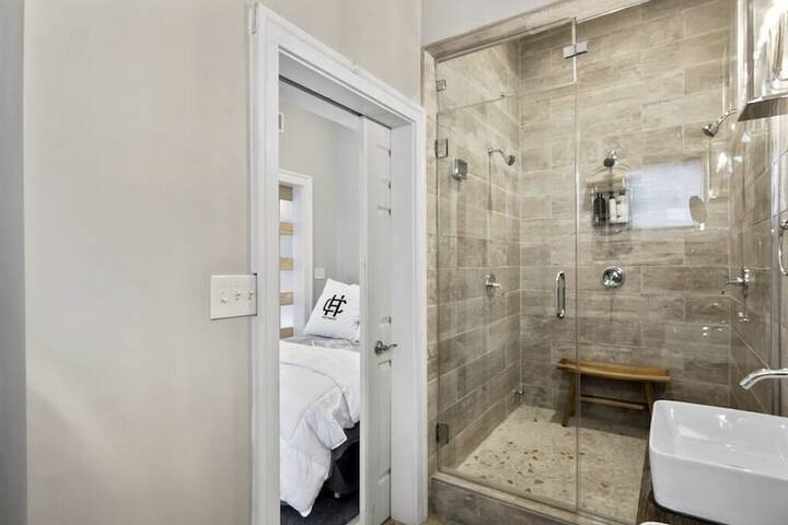 Room 16 of 21
