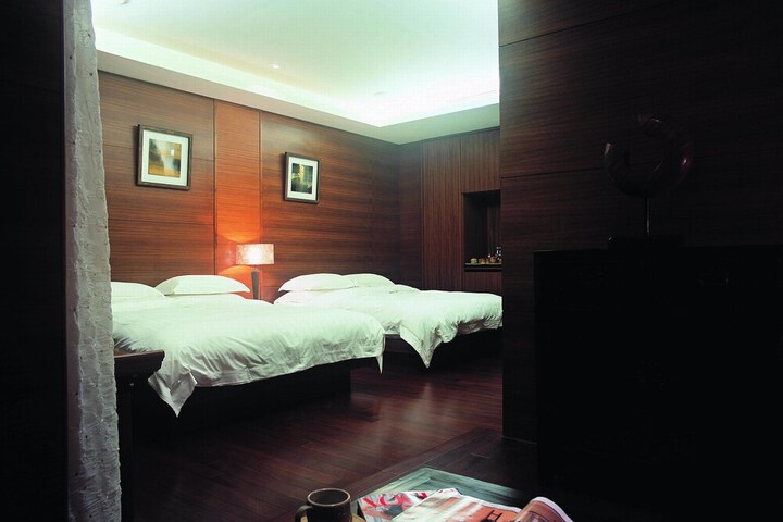 Room 6 of 50