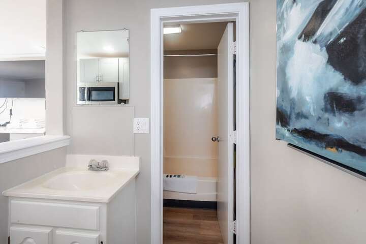 Room 21 of 108