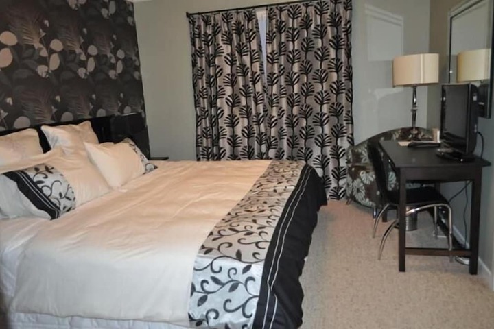 Room 8 of 37