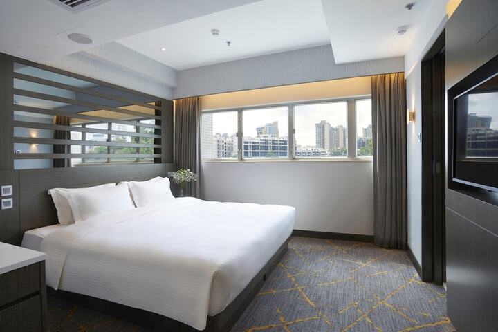 Room 15 of 43