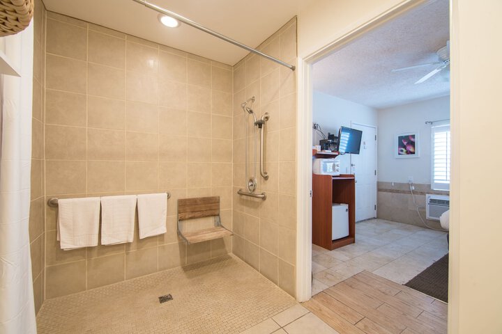 Room 18 of 33