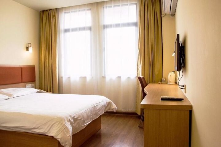 Room 12 of 42