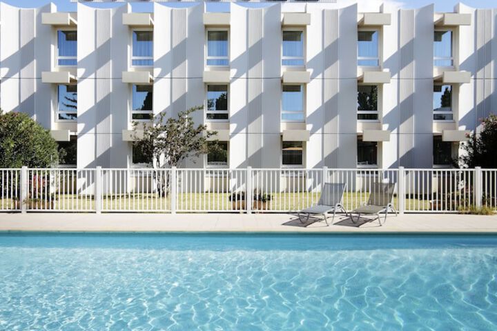Pool 75 of 209