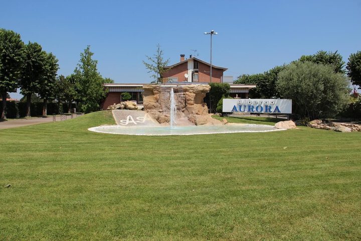 Hotel Exterior 21 of 40