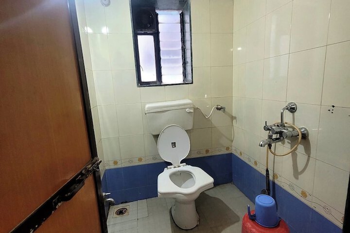Room 42 of 47