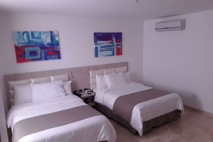 Room 8 of 105