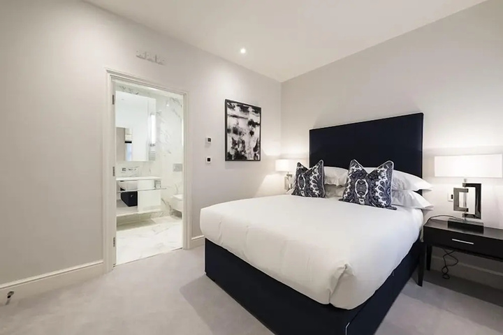 Luxury Three Bedroom Flat 122 Lower Ground Floor