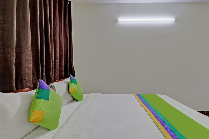 Room 12 of 39