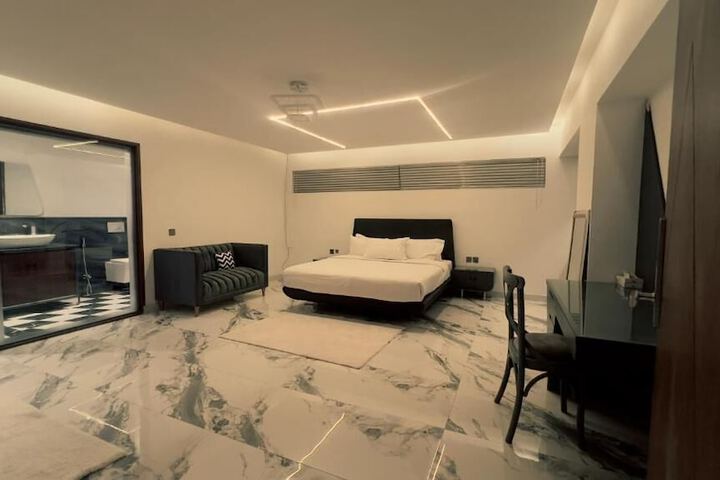 Room 4 of 49