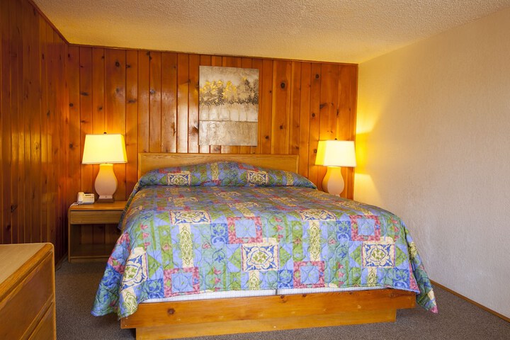 Room 12 of 25