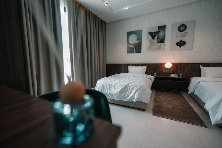 Room 9 of 40