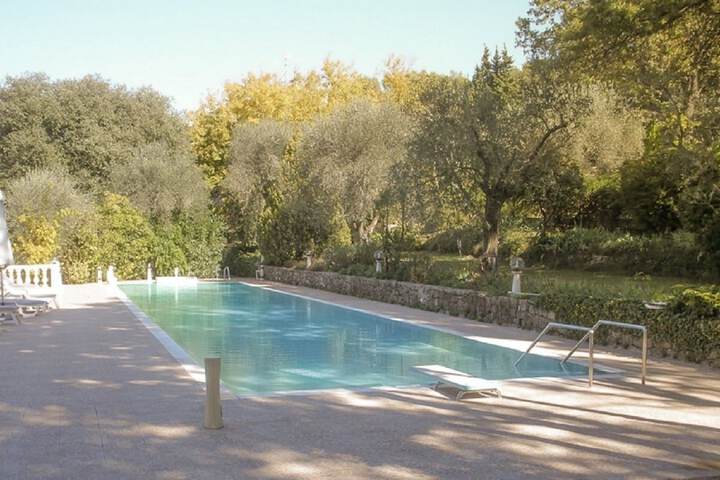 Hotel Pool