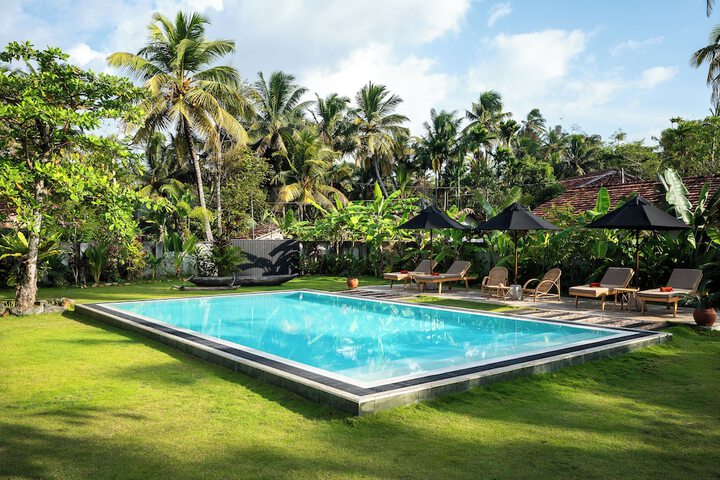 Pool 11 of 25