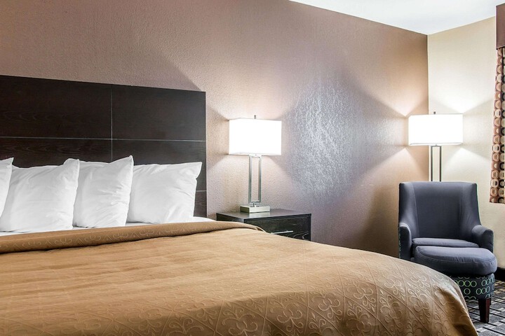 1 King Bed (1 of 5)