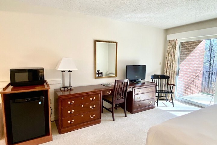 Room 12 of 51