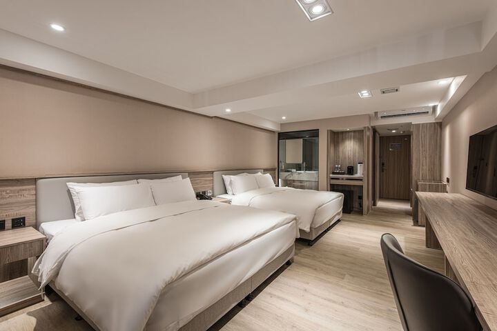 Room 36 of 145