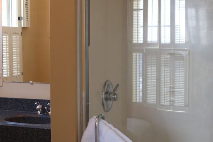 Room 70 of 112