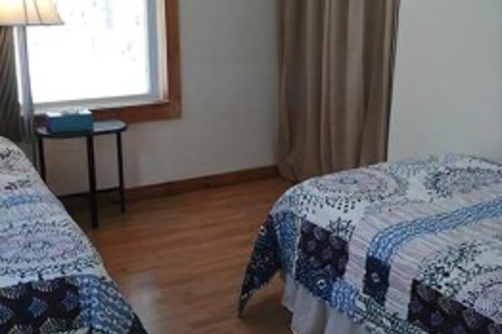 Room 7 of 12