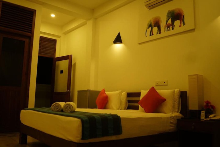 Room 8 of 60