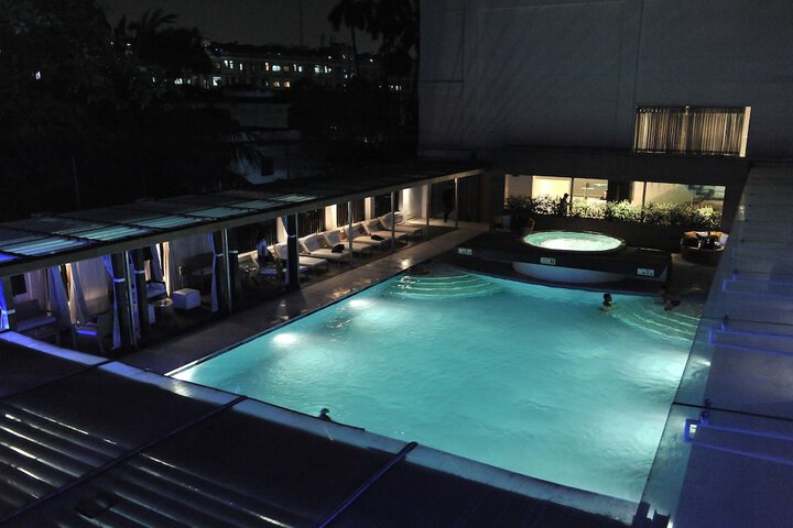 Hotel Pool