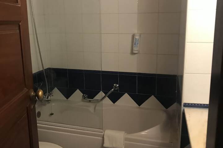 Room 46 of 98